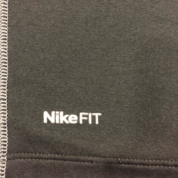 Women’s Nike Pro Shirt - Picture 3 of 10